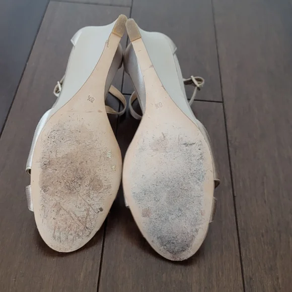Badgley Mischka Wedge Heels size 8.5 - Picture 2 of 4